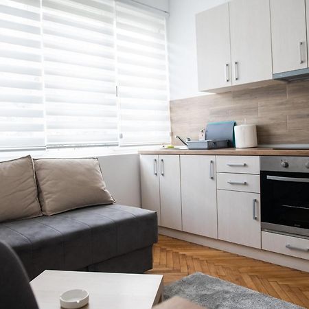 Apartman Tea 3 Belgrado Buitenkant foto